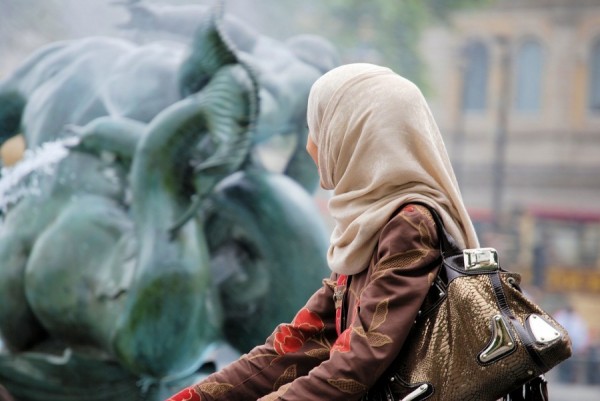 HOW TO BE RESPECTFUL OF OTHER CULTURES WHILE TRAVELING